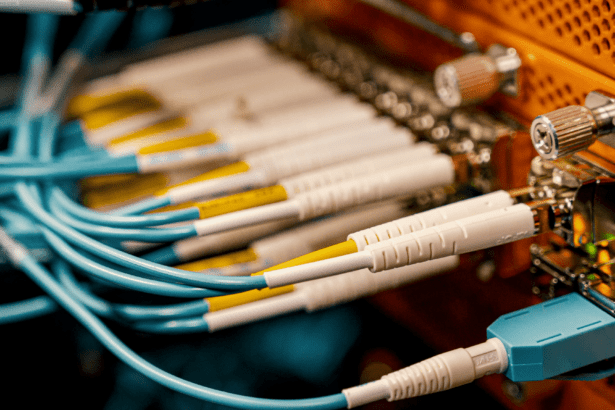 La batalla por ofrecer el mejor servicio de fibra óptica ha iniciado en Venezuela.