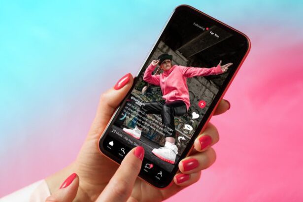 Informe revela que la gente mira más videos en TikTok que en Instagram